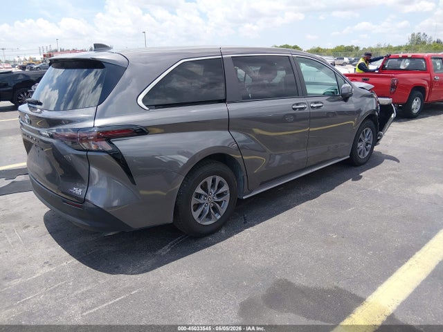 Toyota Sienna Xle