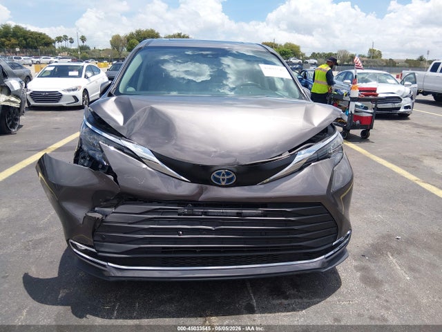 Toyota Sienna Xle