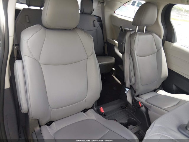 Toyota Sienna Xle