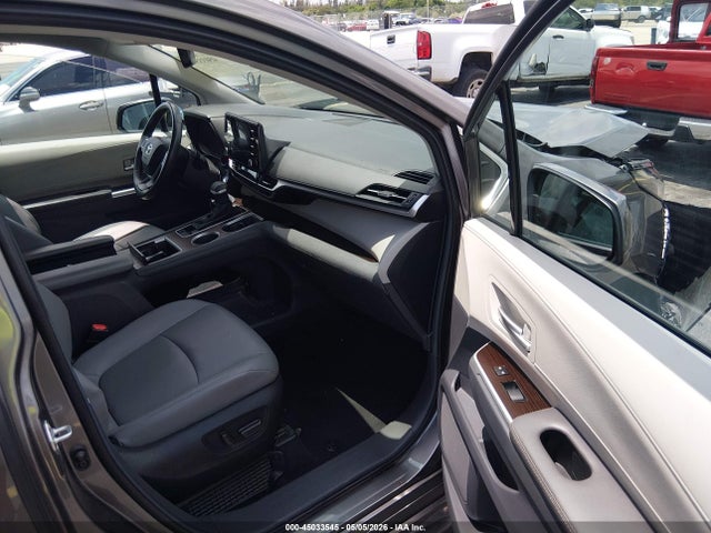 Toyota Sienna Xle