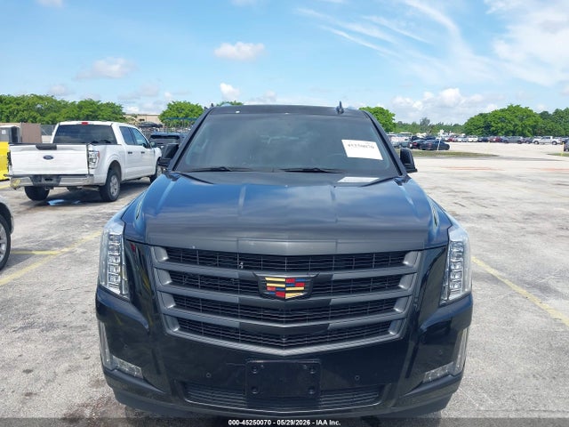Cadillac Escalade Standard