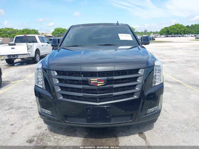 Cadillac Escalade Standard