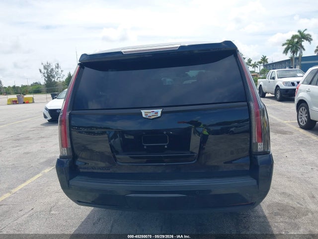 Cadillac Escalade Standard