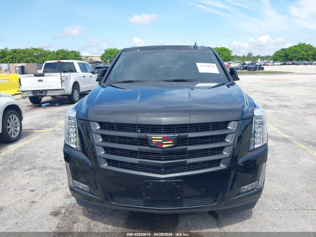 Cadillac Escalade Standard