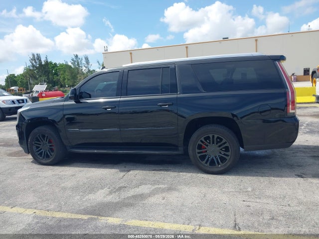 Cadillac Escalade Standard