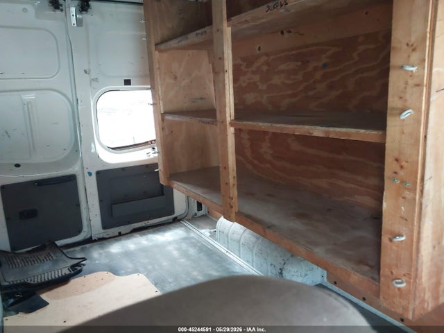 Nissan Nv