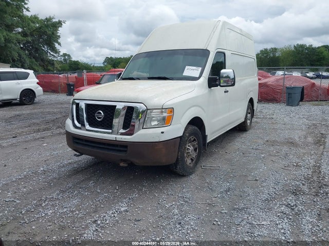 Nissan Nv