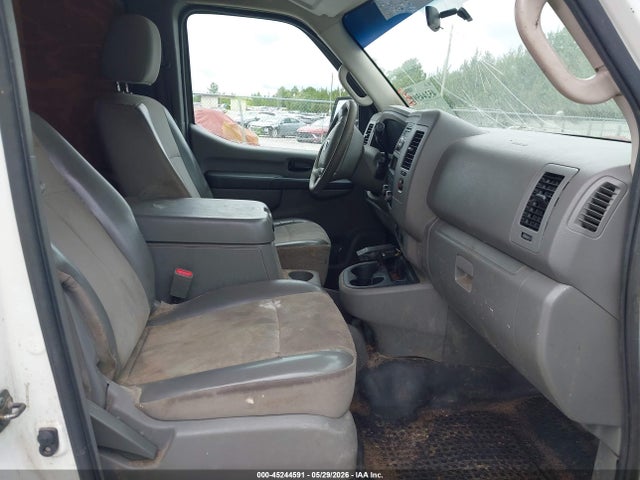 Nissan Nv