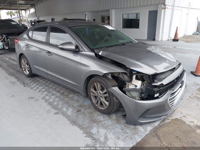 Salvage Hyundai ELANTRA Image