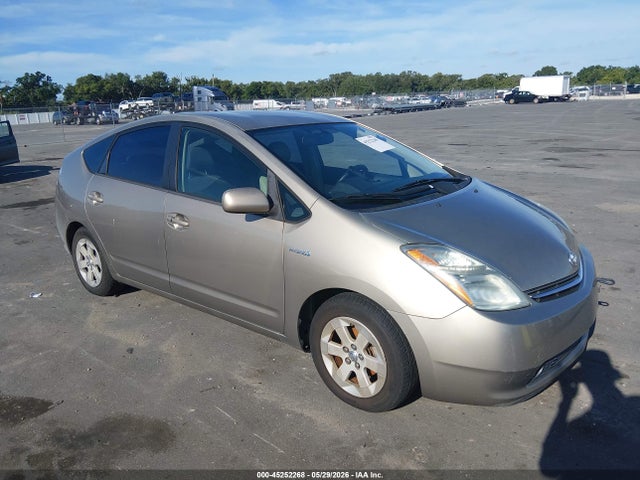 Salvage Toyota Prius Image