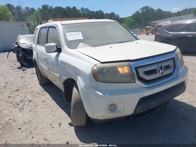 Salvage Honda Pilot Image