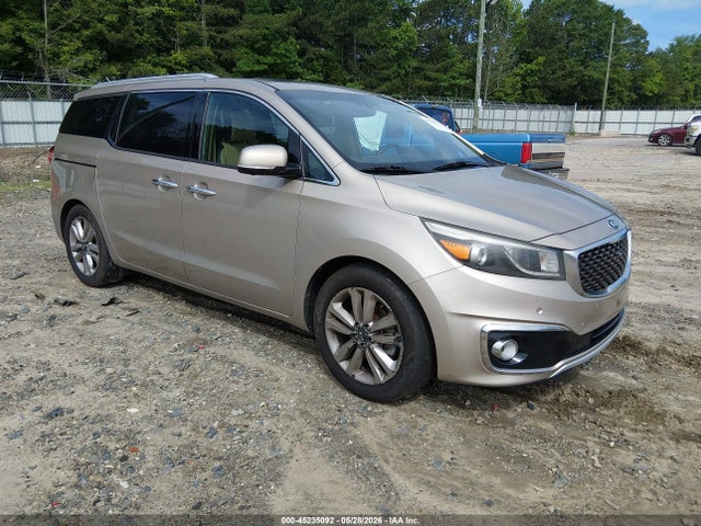Salvage Kia Sedona Image