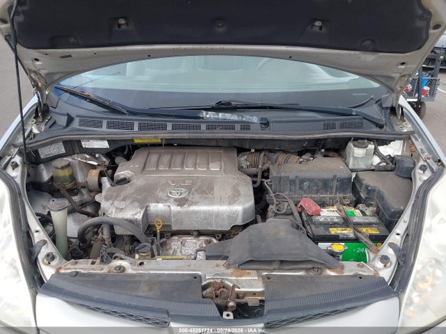 Toyota Sienna Le