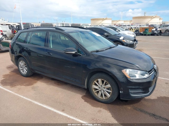 Salvage Volkswagen Golf Image