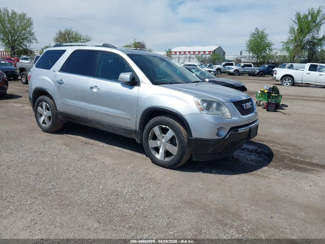 Salvage GMC Acadia Image