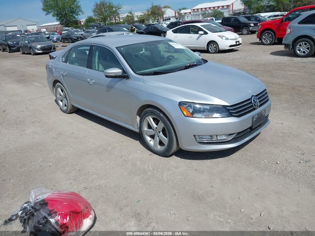 Salvage Volkswagen Passat Image