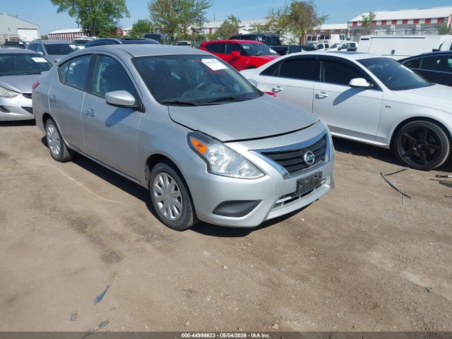 Salvage Nissan Versa Image