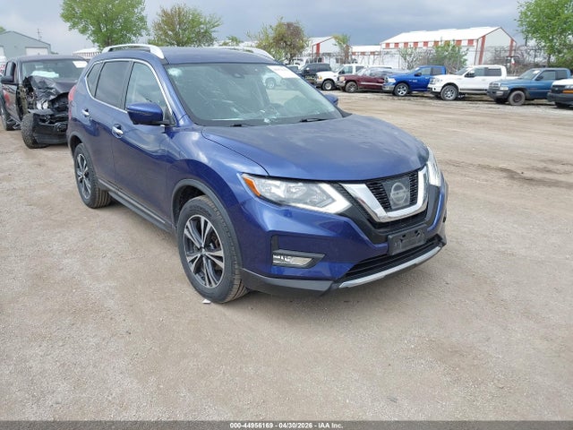 Salvage Nissan Rogue Image