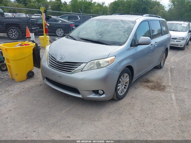 Toyota Sienna Xle V6