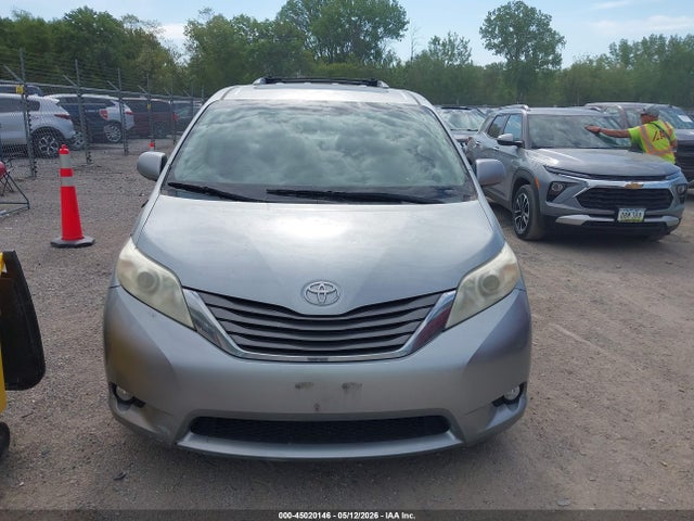 Toyota Sienna Xle V6
