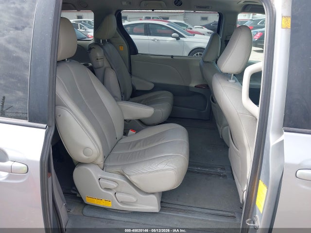 Toyota Sienna Xle V6