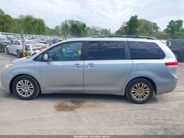 Toyota Sienna Xle V6