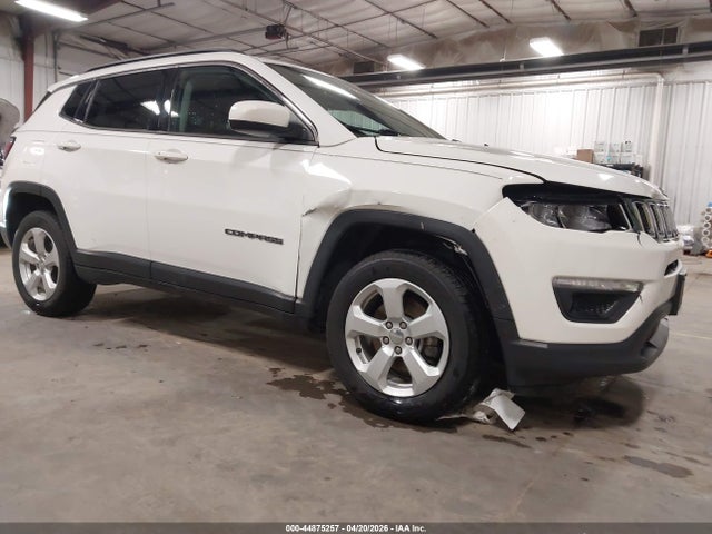 Salvage Jeep Compass Image