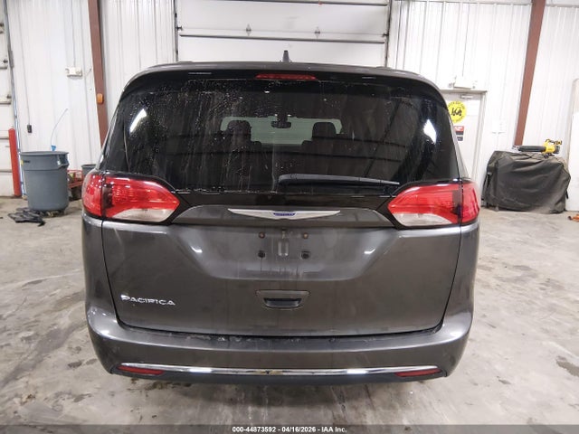 Chrysler Pacifica Touring L