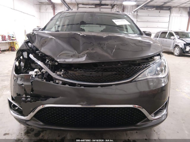 Chrysler Pacifica Touring L