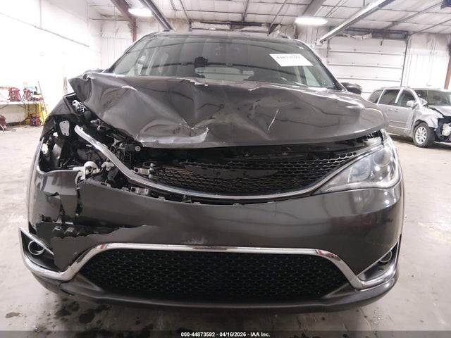 Chrysler Pacifica Touring L