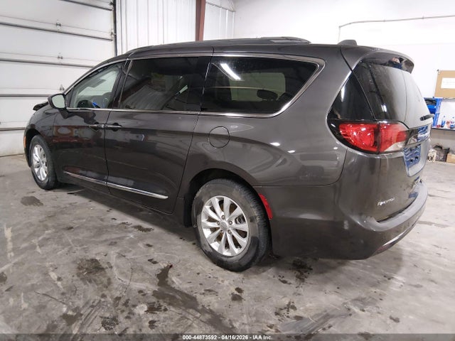 Chrysler Pacifica Touring L