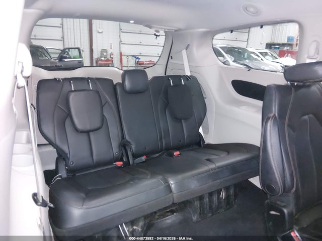 Chrysler Pacifica Touring L