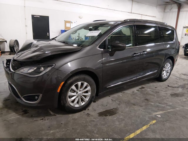 Chrysler Pacifica Touring L