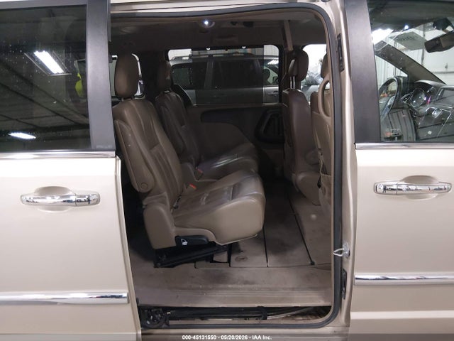 Chrysler Town & Country Touring-l