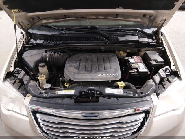 Chrysler Town & Country Touring-l