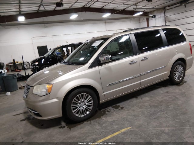 Chrysler Town & Country Touring-l
