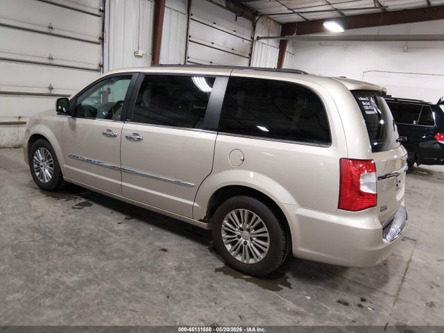 Chrysler Town & Country Touring-l