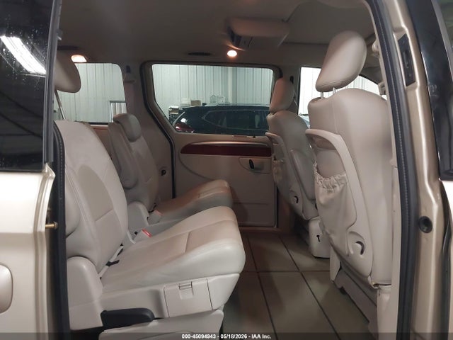 Chrysler Town & Country Limited
