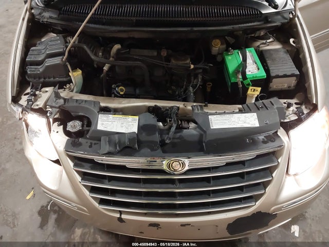 Chrysler Town & Country Limited