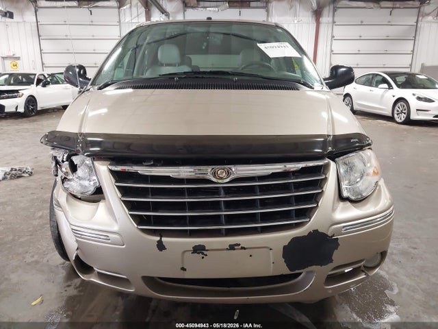 Chrysler Town & Country Limited