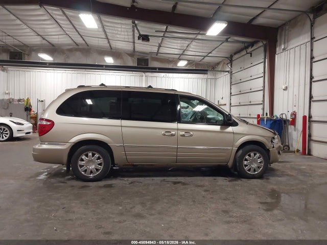Chrysler Town & Country Limited