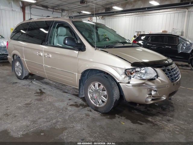 Salvage Chrysler Town & Country Image