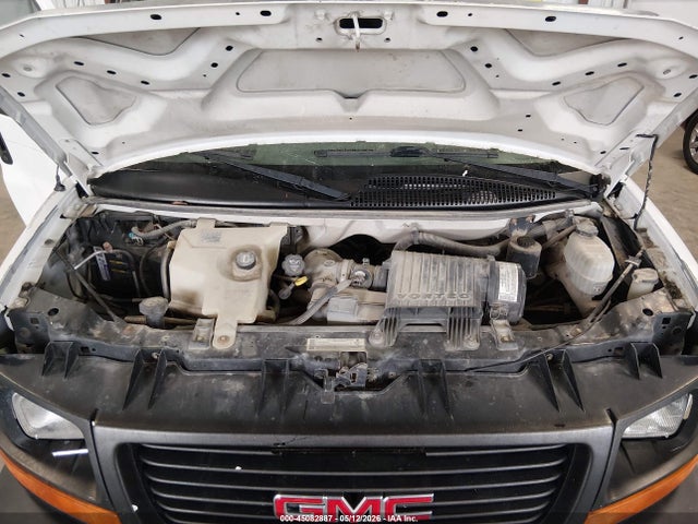 GMC Savana Standard