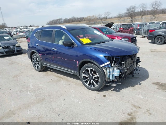 Salvage Nissan Rogue Image