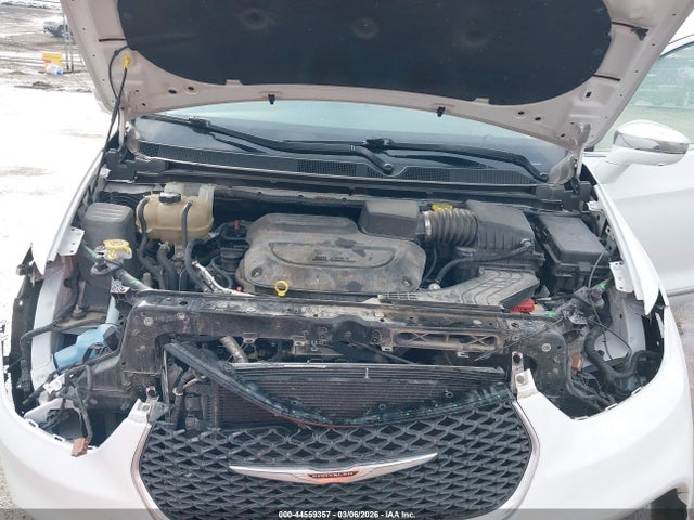 Chrysler Pacifica Limited