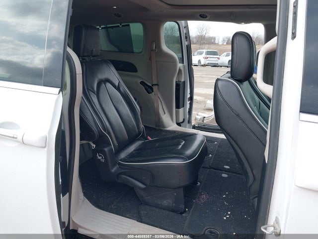 Chrysler Pacifica Limited