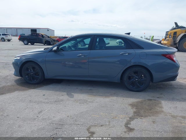 Hyundai ELANTRA Blue