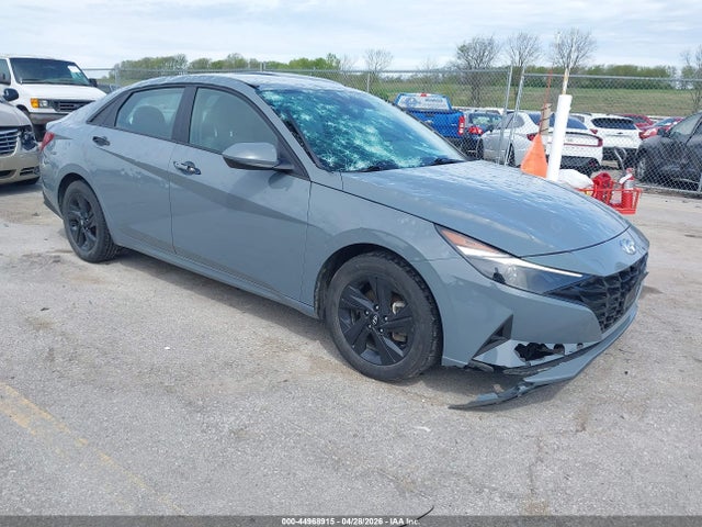 Salvage Hyundai ELANTRA Image