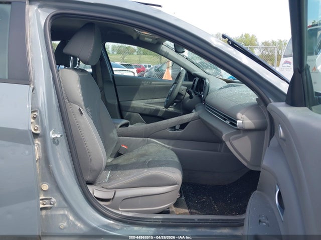Hyundai ELANTRA Blue