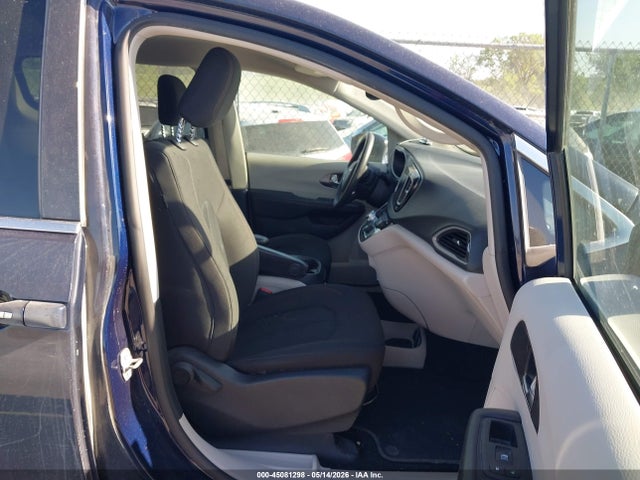 Chrysler Pacifica Touring